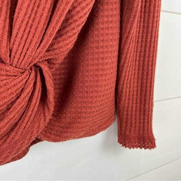 AKEMI + KIN Small Thermal Waffle Knit Twist Front Top‎ Burnt Sienna - Picture 5 of 8